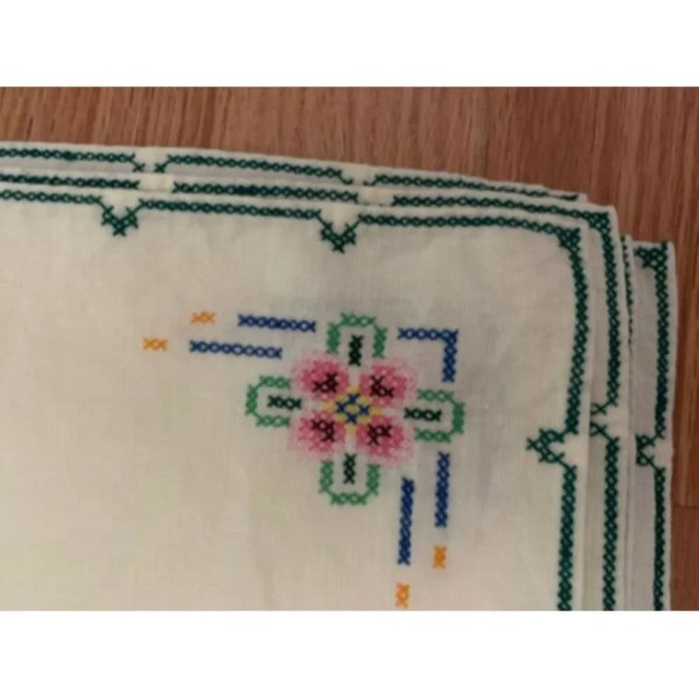 6 Vintage Cocktail Napkins Hand-Embroidered Vintage Napkin Set